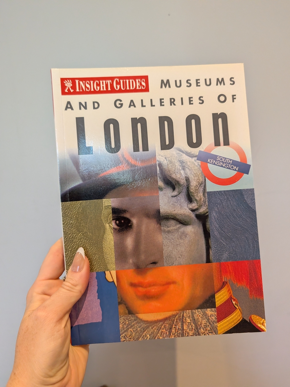 Museums and Galleries of London Travel Guide - White/Cream Cover